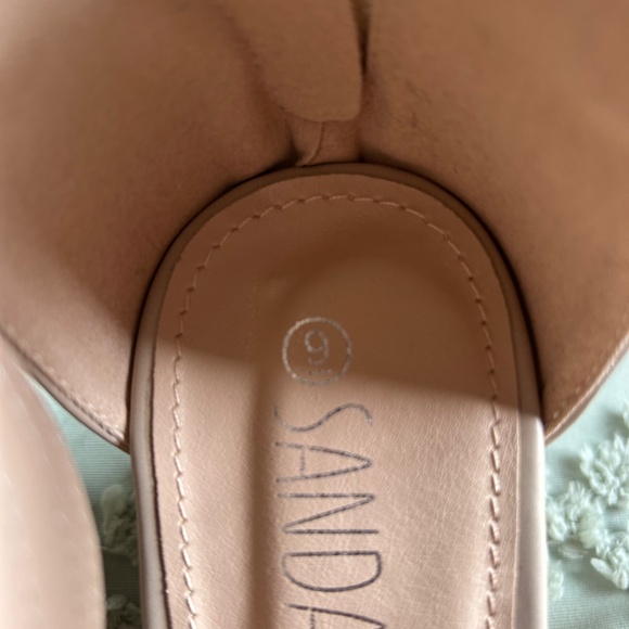 High heels - Picture 5 of 6